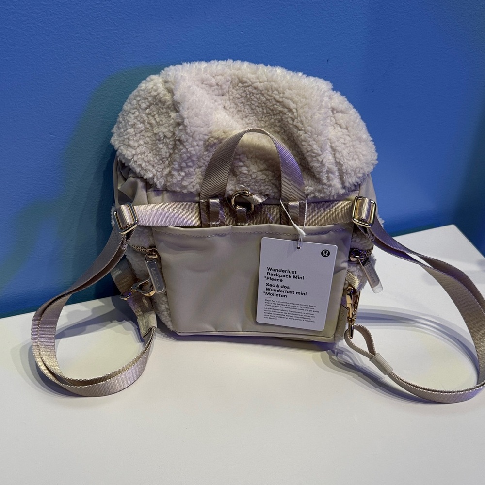Lululemon Athletica wanderlust Mini 3L Beige Backpack Fleece - Picture 3 of 5